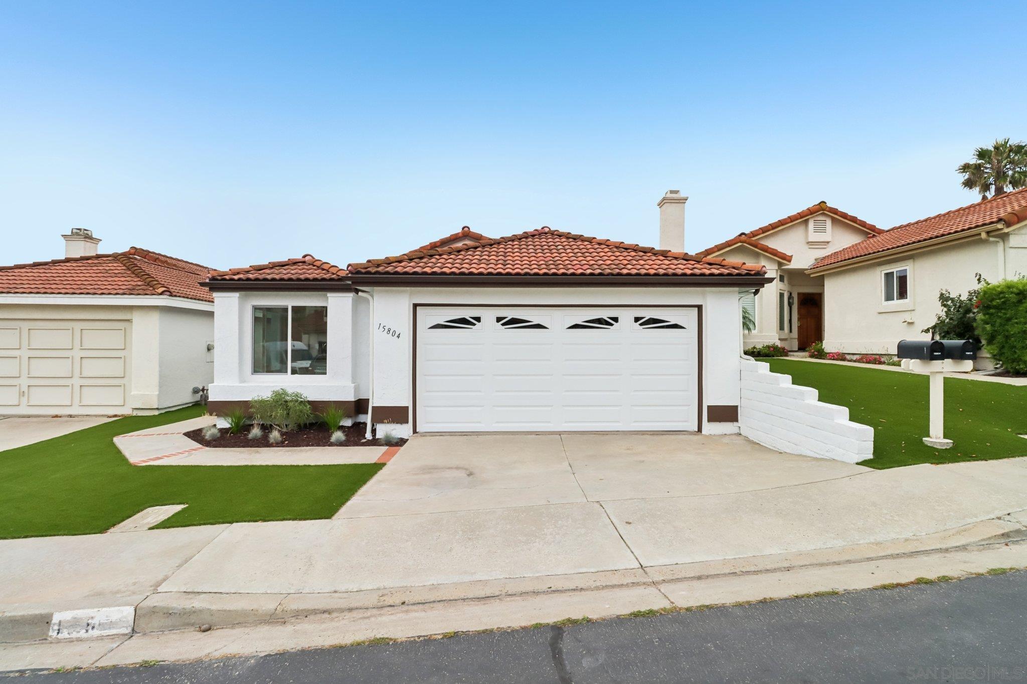 15804 Caminito Cercado