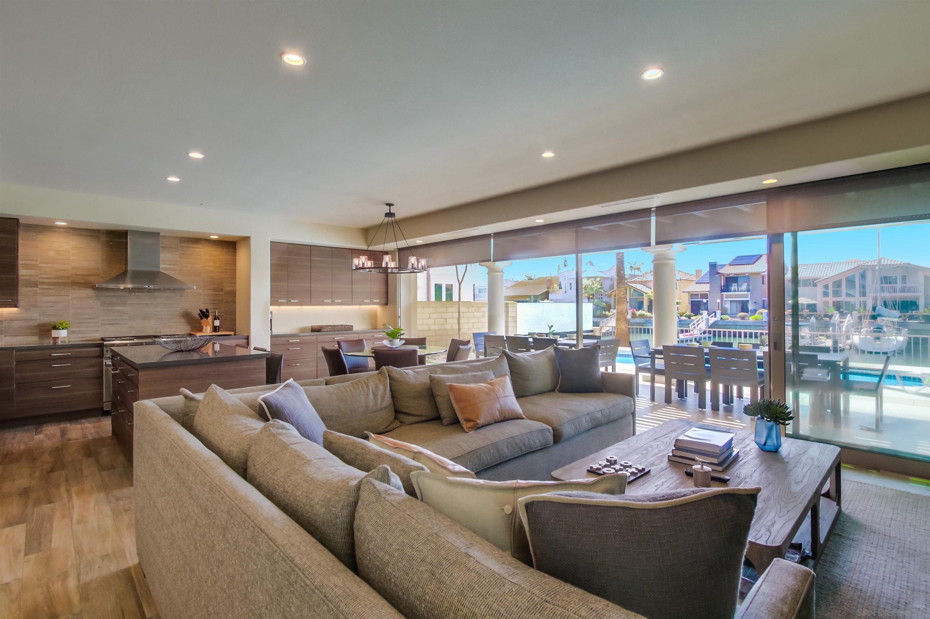 8 Buccaneer Way