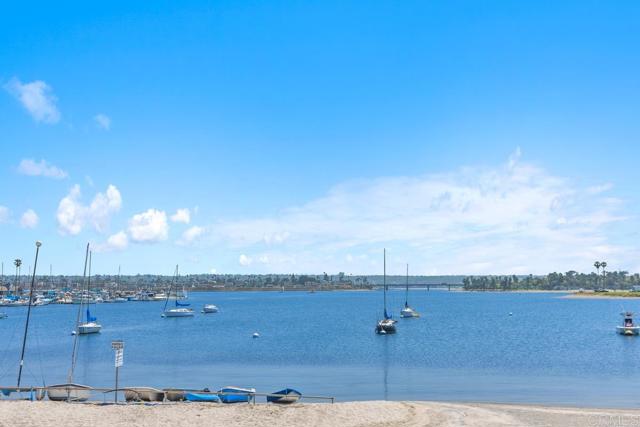 3366 Bayside Walk