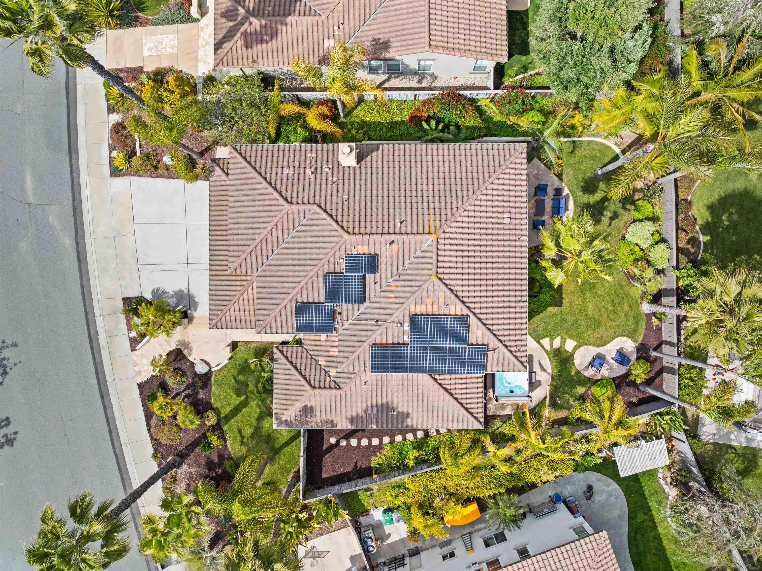 7824 Calle Pinabete