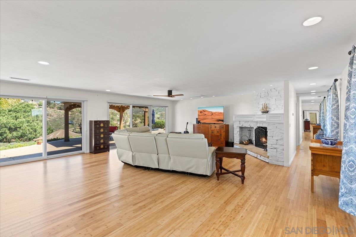 20403 Rancho Villa Rd