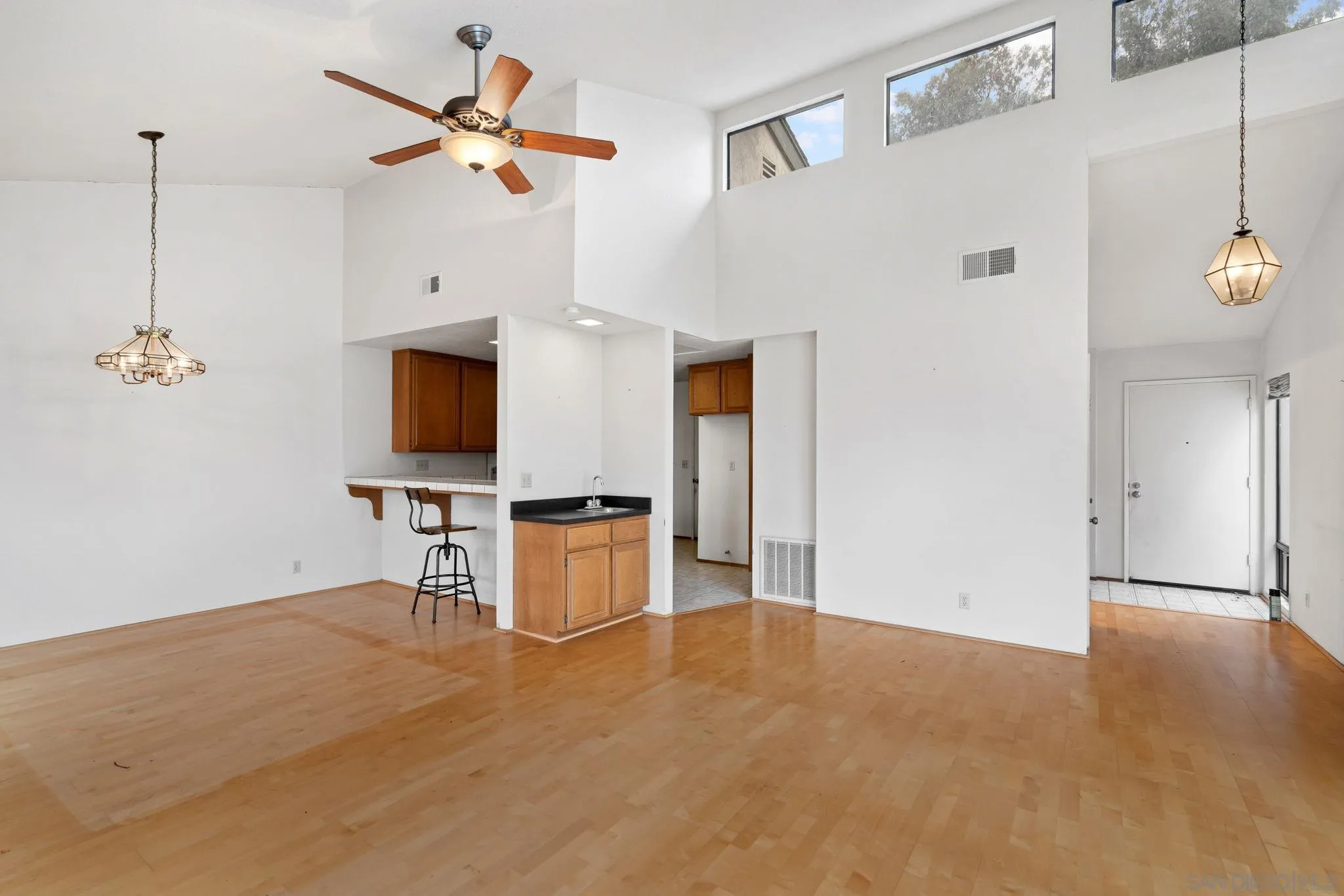 San Diego, California 92124, United States, 2 Bedrooms Bedrooms, ,3 BathroomsBathrooms,Residential,Pending,130630