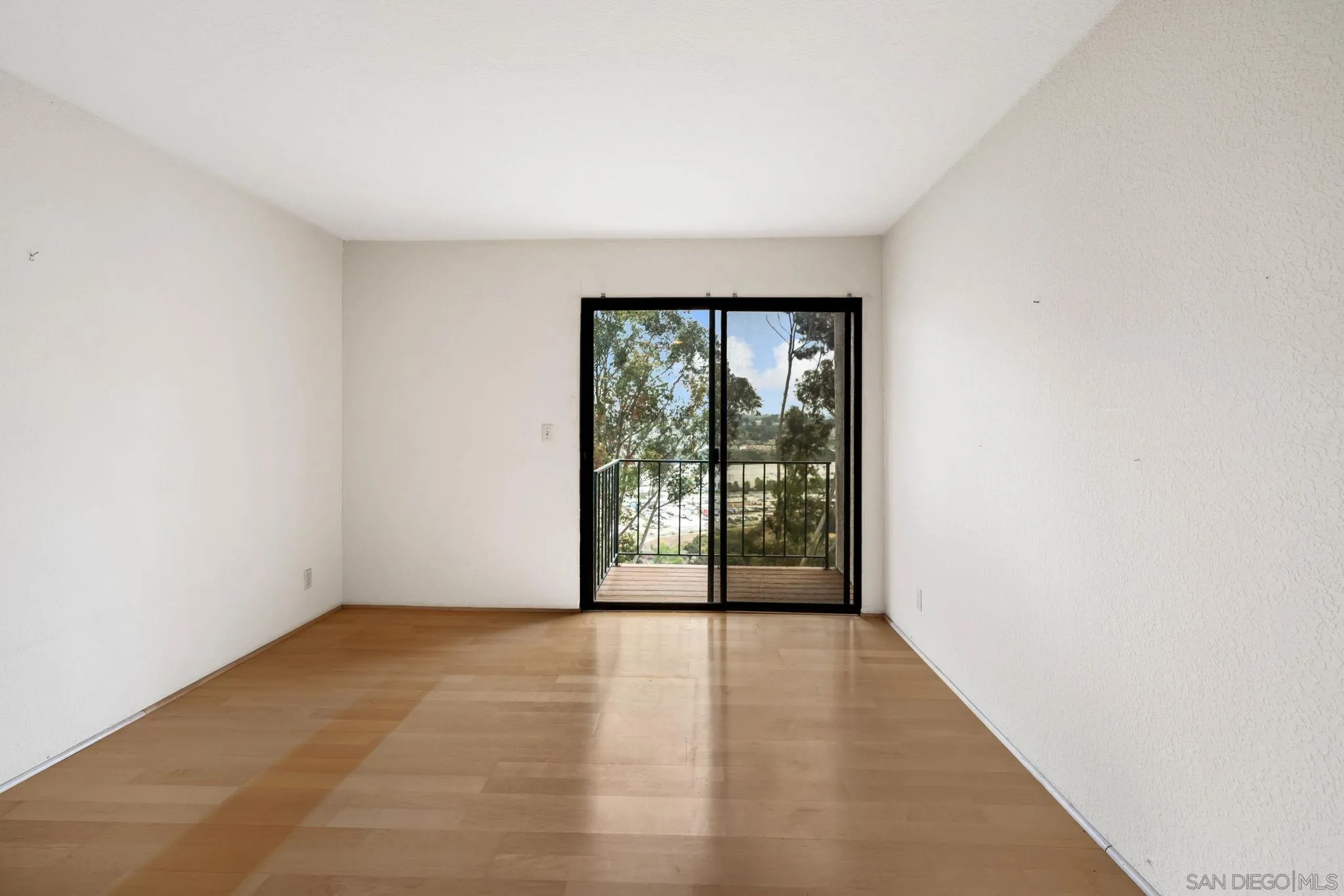 San Diego, California 92124, United States, 2 Bedrooms Bedrooms, ,3 BathroomsBathrooms,Residential,Pending,130630