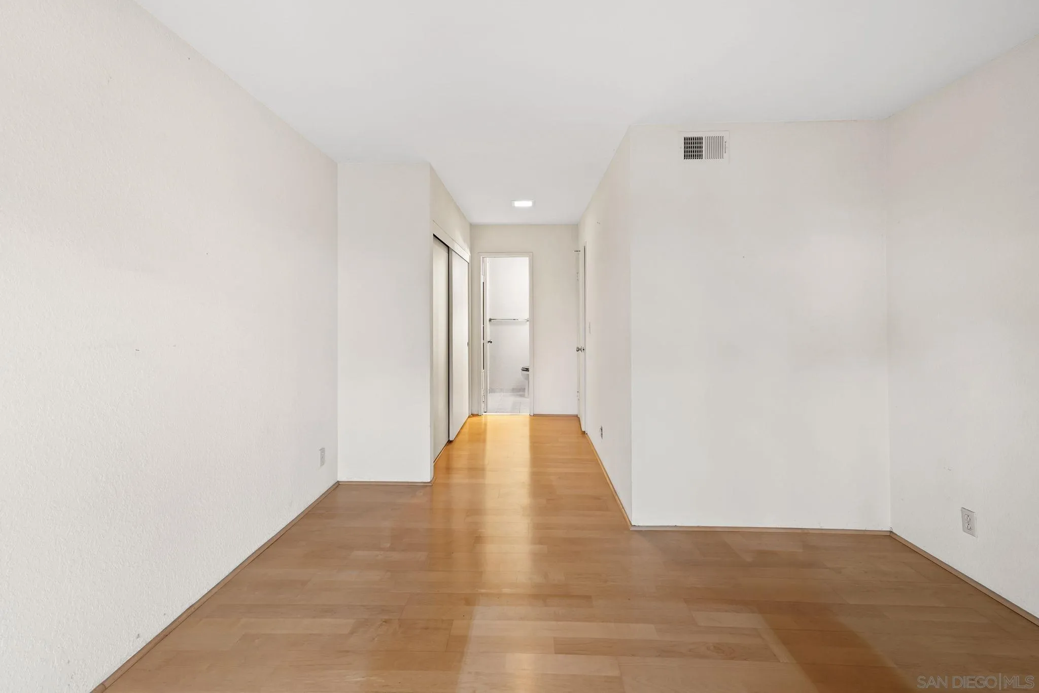 San Diego, California 92124, United States, 2 Bedrooms Bedrooms, ,3 BathroomsBathrooms,Residential,Pending,130630