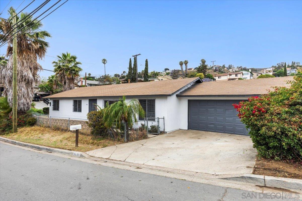 9616 Apple Street