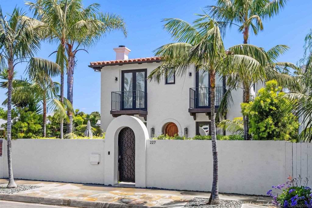 Photo of 227 Neptune Ave, Encinitas, CA 92024 (MLS # 250027031)