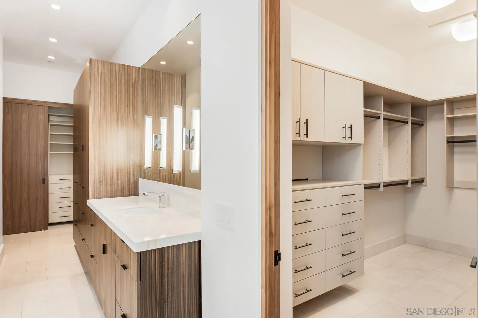 La Jolla, California 92037, United States, 6 Bedrooms Bedrooms, ,6 BathroomsBathrooms,Residential,Active,41119