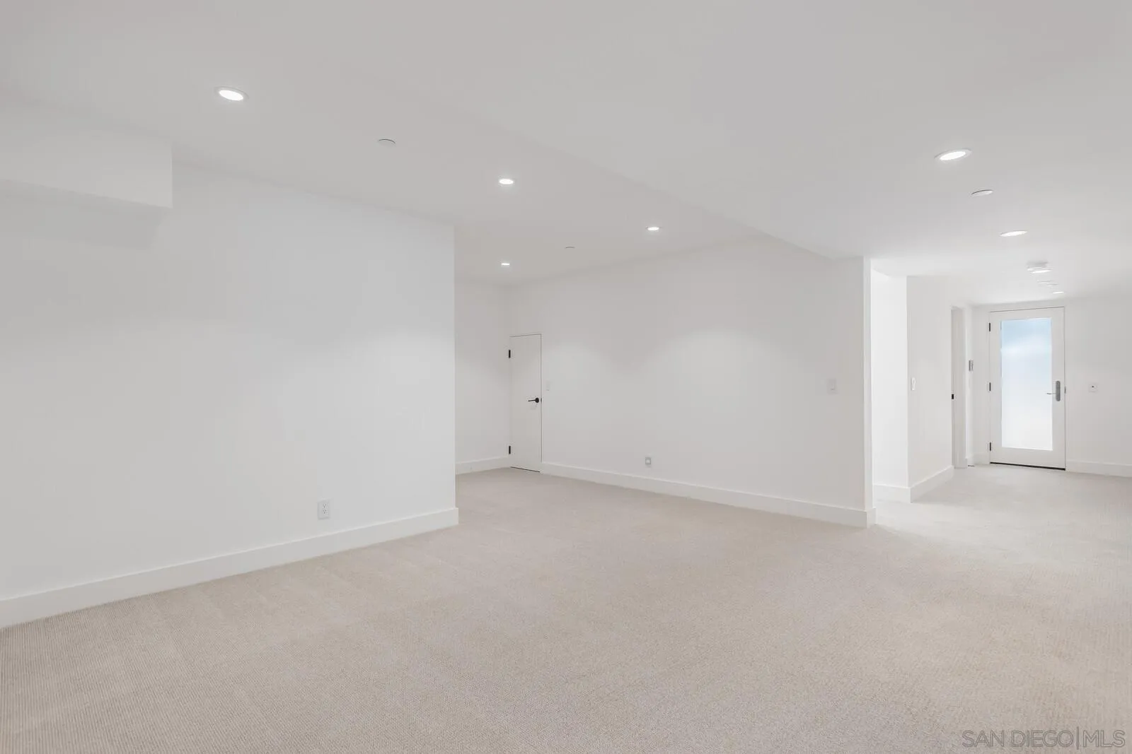 La Jolla, California 92037, United States, 6 Bedrooms Bedrooms, ,6 BathroomsBathrooms,Residential,Active,41119