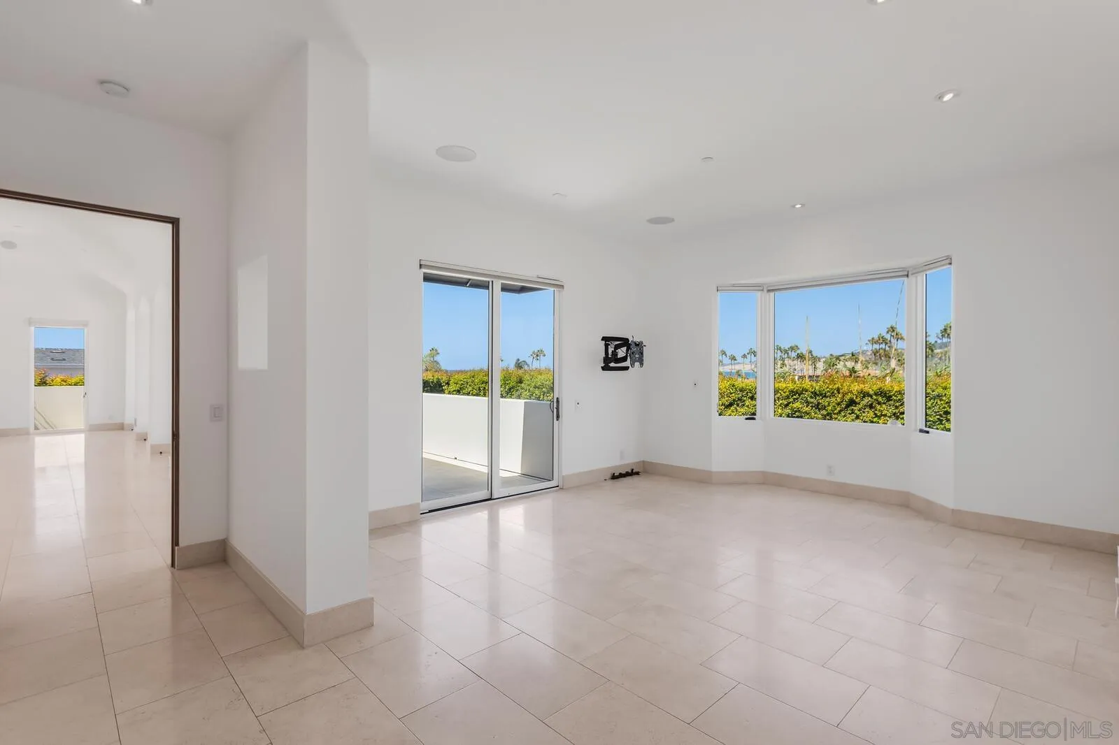 La Jolla, California 92037, United States, 6 Bedrooms Bedrooms, ,6 BathroomsBathrooms,Residential,Active,41119