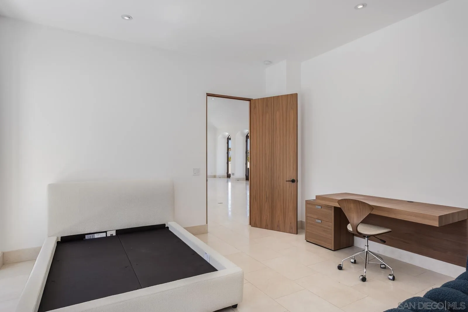 La Jolla, California 92037, United States, 6 Bedrooms Bedrooms, ,6 BathroomsBathrooms,Residential,Active,41119