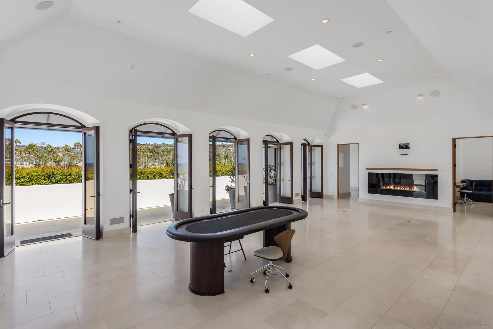 La Jolla, California 92037, United States, 6 Bedrooms Bedrooms, ,6 BathroomsBathrooms,Residential,Active,41119