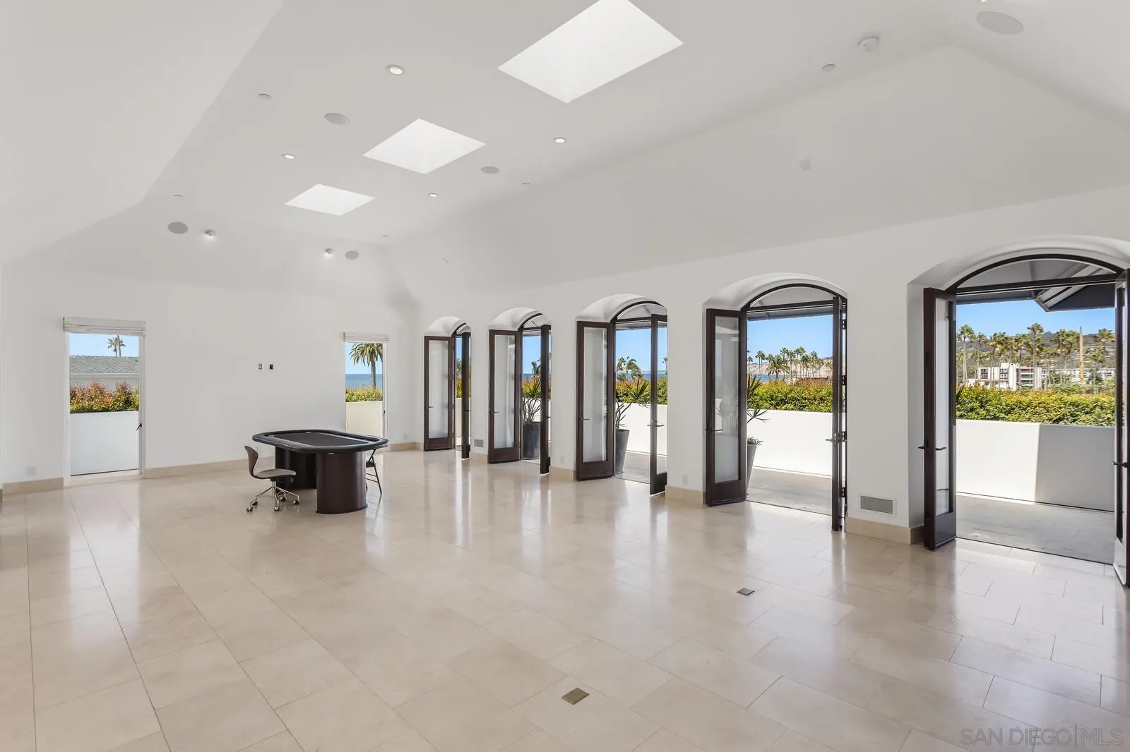 La Jolla, California 92037, United States, 6 Bedrooms Bedrooms, ,6 BathroomsBathrooms,Residential,Active,41119