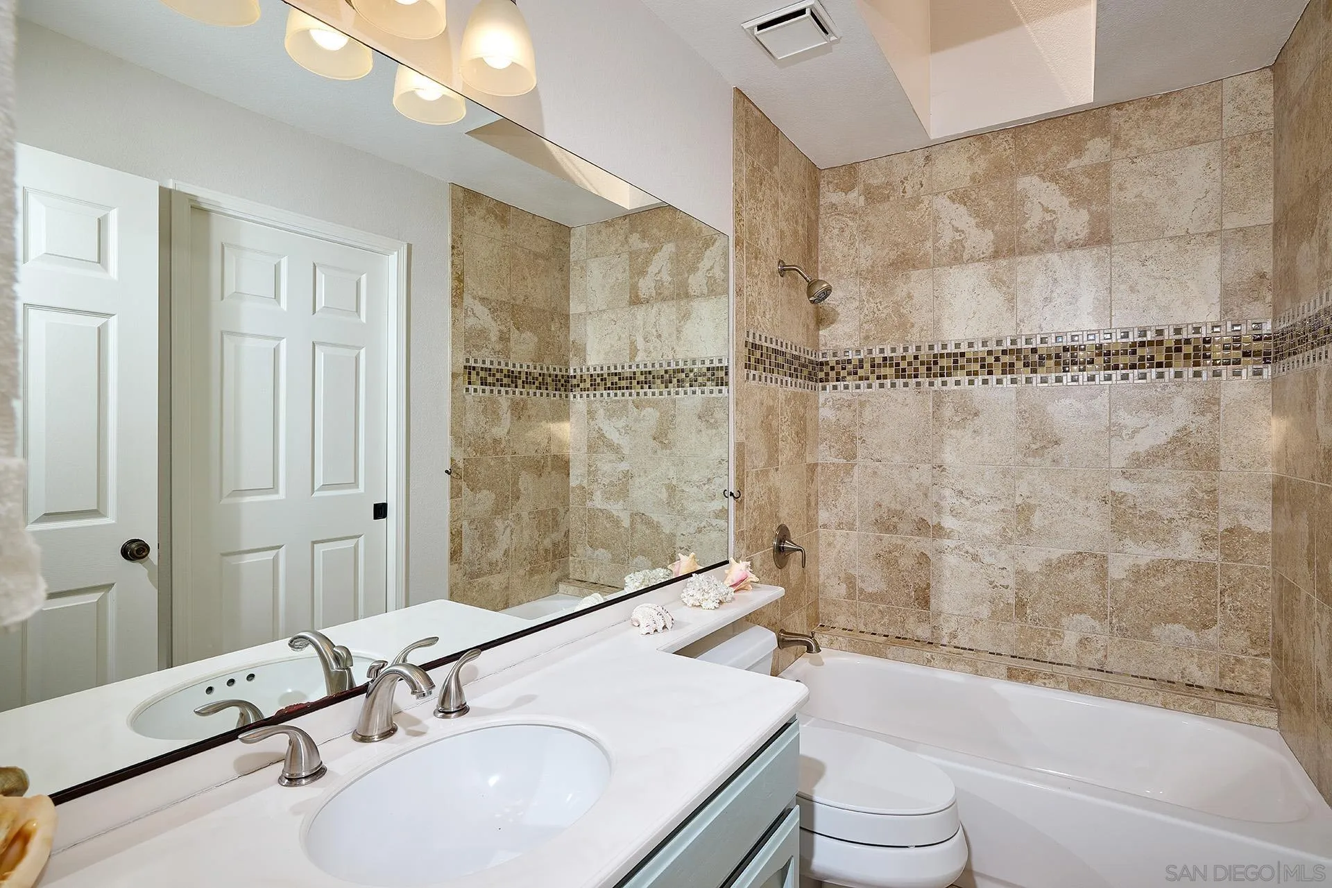 San Diego, California 92128, United States, 3 Bedrooms Bedrooms, ,2 BathroomsBathrooms,Residential,Pending,125478