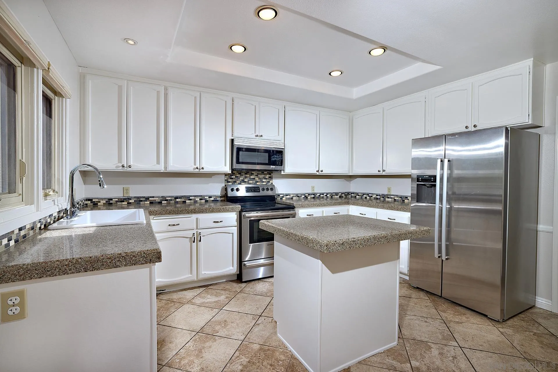 San Diego, California 92128, United States, 3 Bedrooms Bedrooms, ,2 BathroomsBathrooms,Residential,Pending,125478