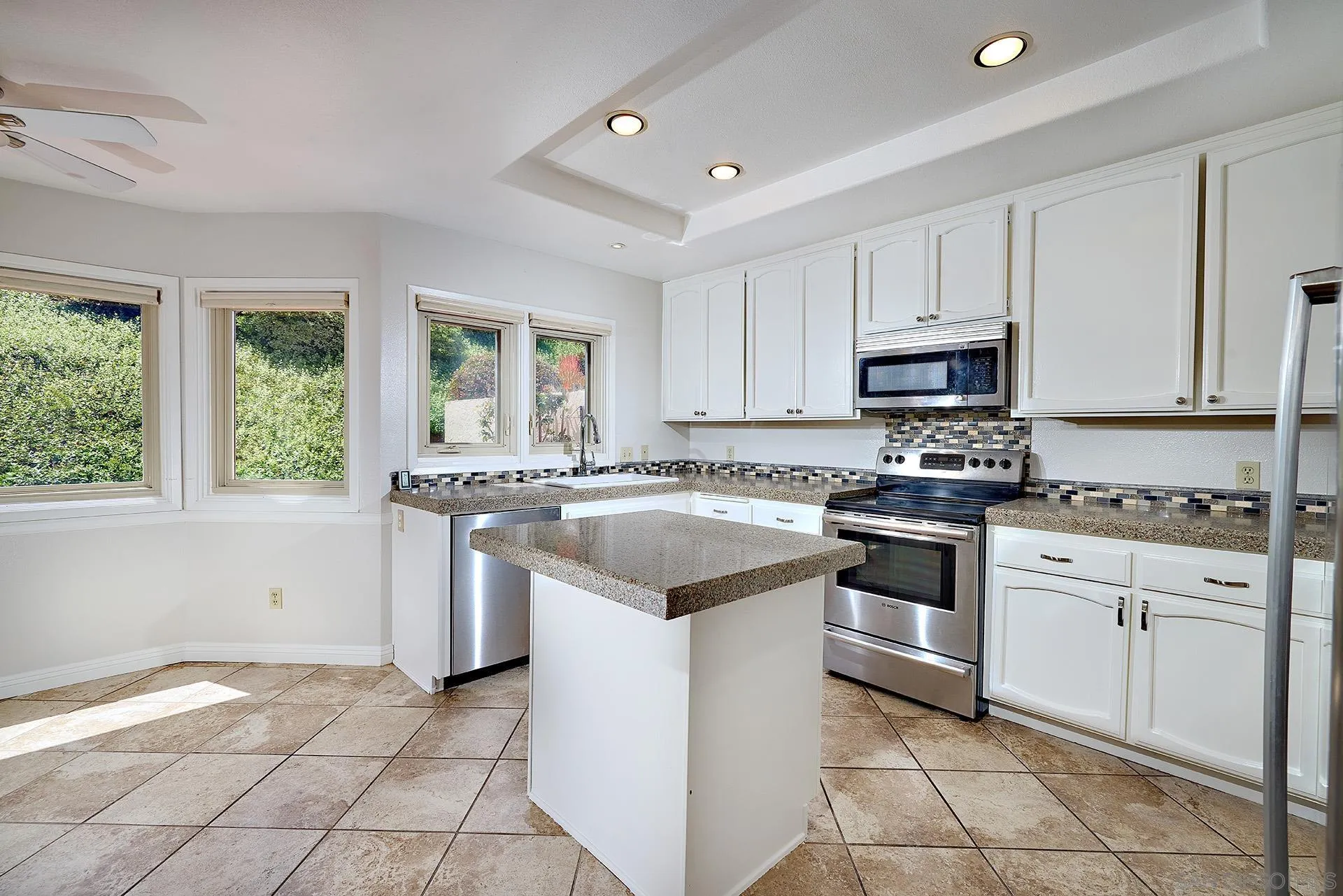 San Diego, California 92128, United States, 3 Bedrooms Bedrooms, ,2 BathroomsBathrooms,Residential,Pending,125478