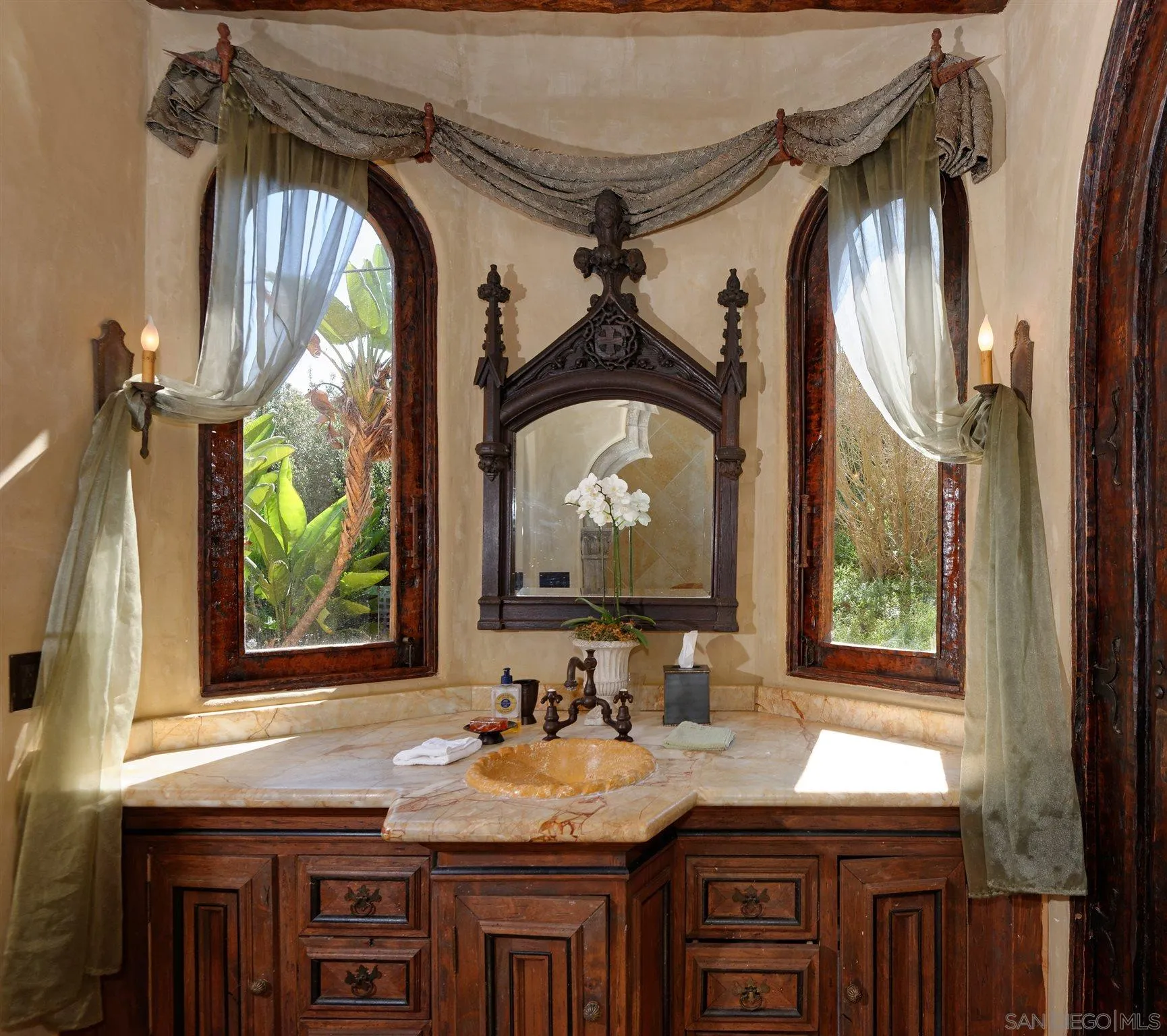 La Jolla, California 92037, United States, 4 Bedrooms Bedrooms, ,4 BathroomsBathrooms,Residential,Active,78515