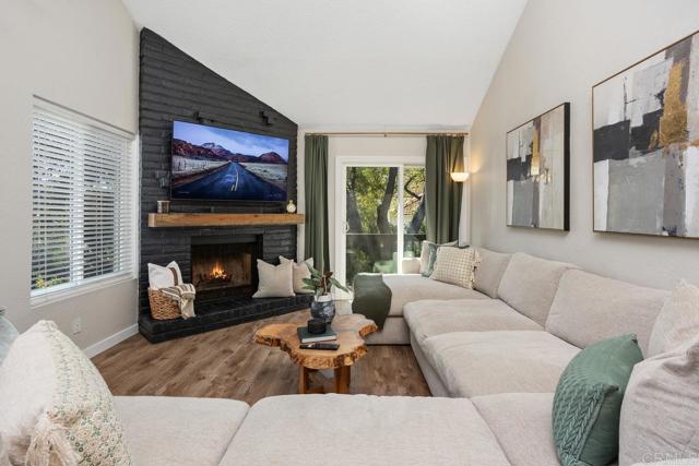 9808 Dogwood Ln