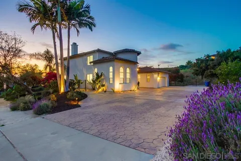 2482 San Clemente Ave, Vista, CA 92084 - #: 250025408