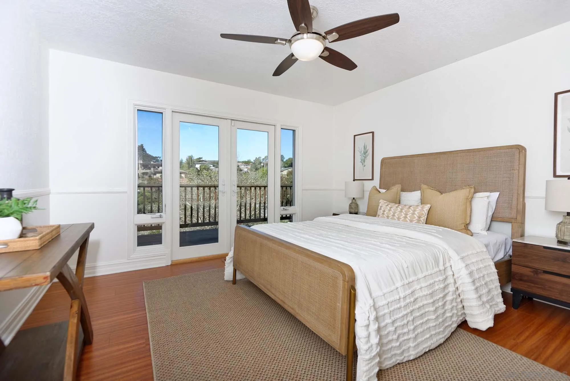 La Jolla, California 92037, United States, 4 Bedrooms Bedrooms, ,3 BathroomsBathrooms,Residential,Pending,2764