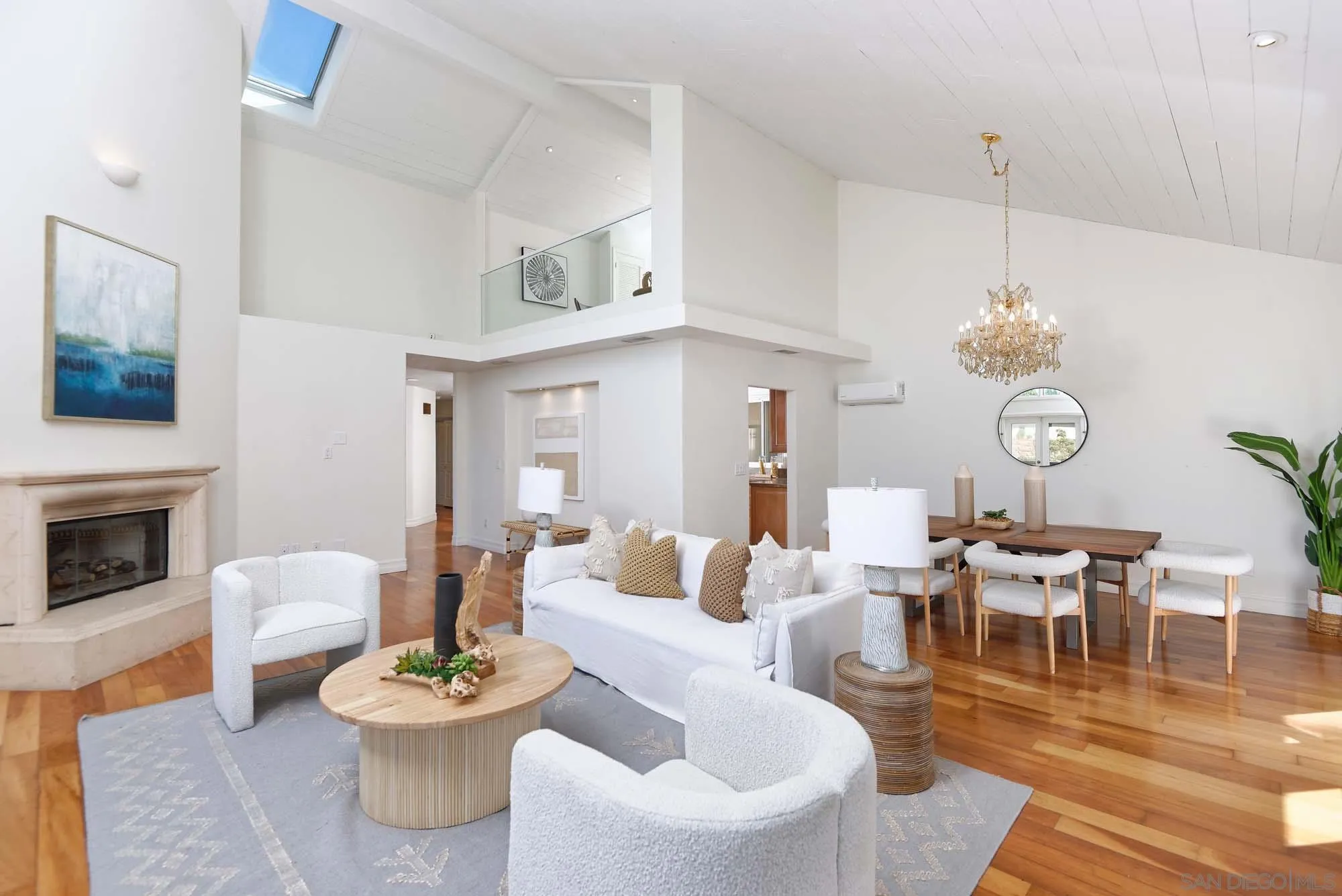 La Jolla, California 92037, United States, 4 Bedrooms Bedrooms, ,3 BathroomsBathrooms,Residential,Pending,2764