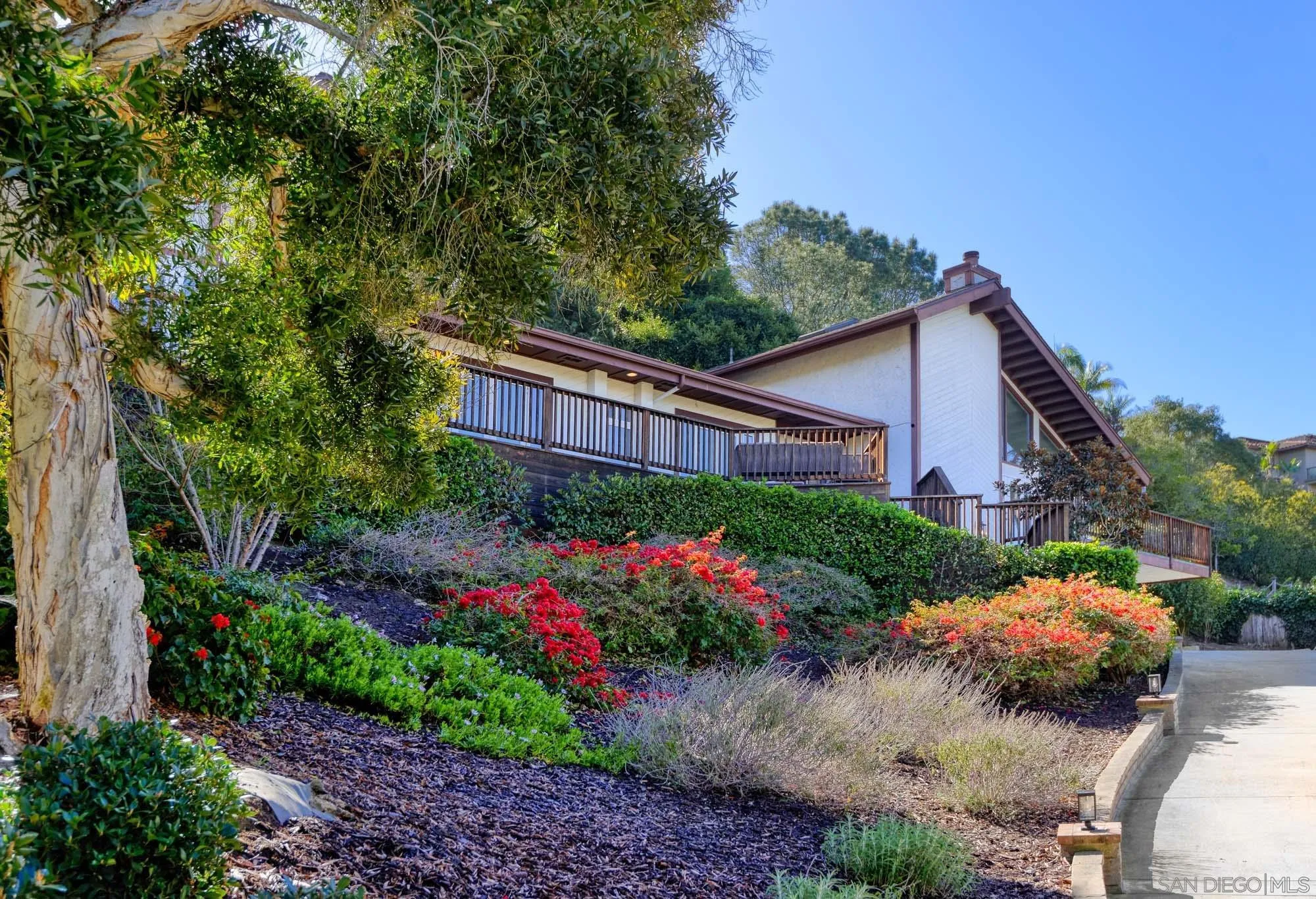 La Jolla, California 92037, United States, 4 Bedrooms Bedrooms, ,3 BathroomsBathrooms,Residential,Pending,2764