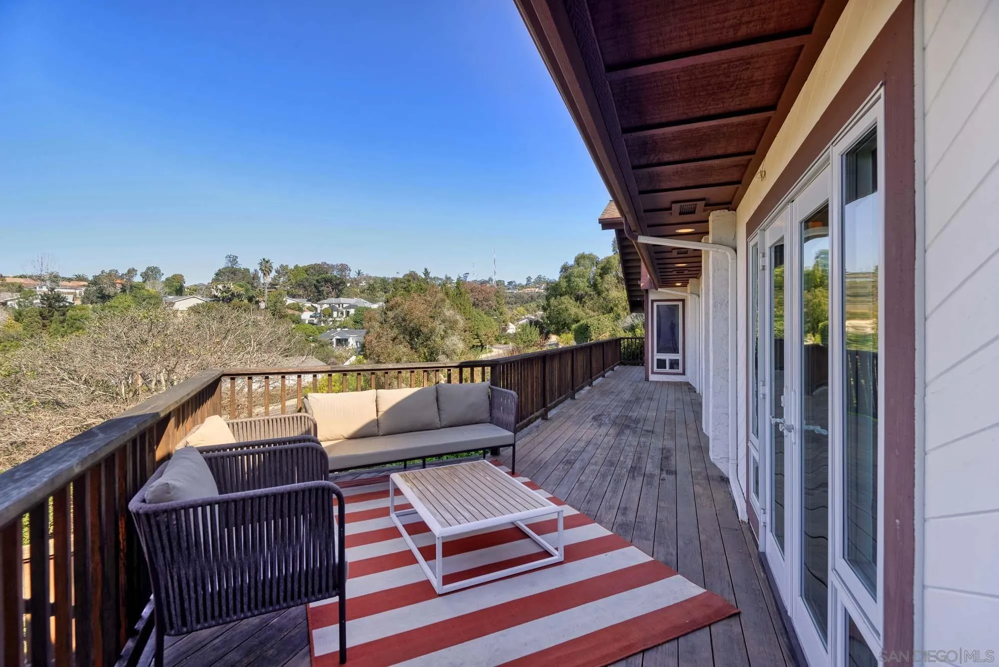 La Jolla, California 92037, United States, 4 Bedrooms Bedrooms, ,3 BathroomsBathrooms,Residential,Pending,2764