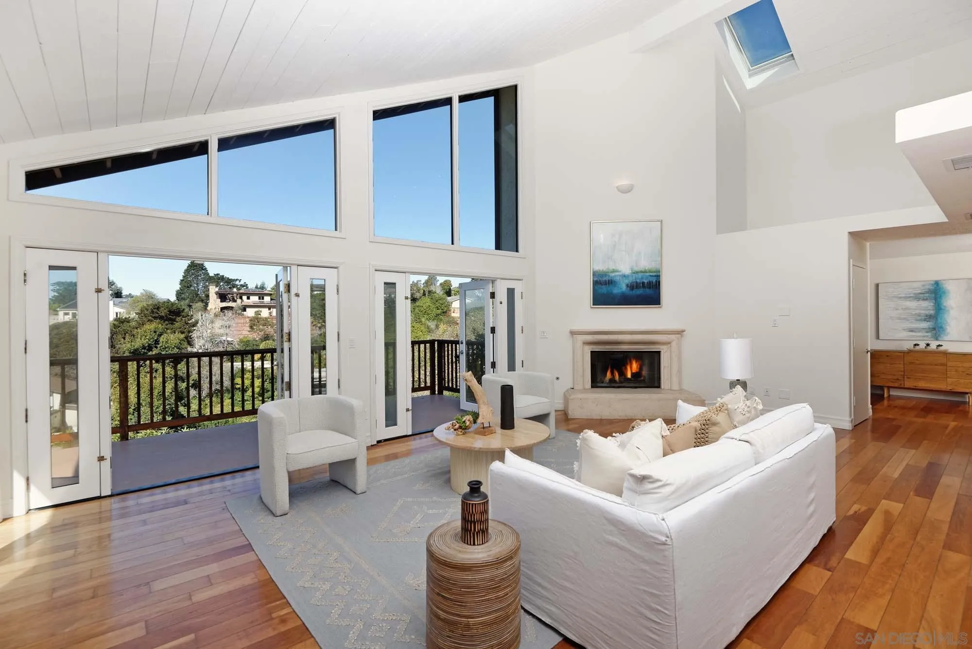 La Jolla, California 92037, United States, 4 Bedrooms Bedrooms, ,3 BathroomsBathrooms,Residential,Pending,2764