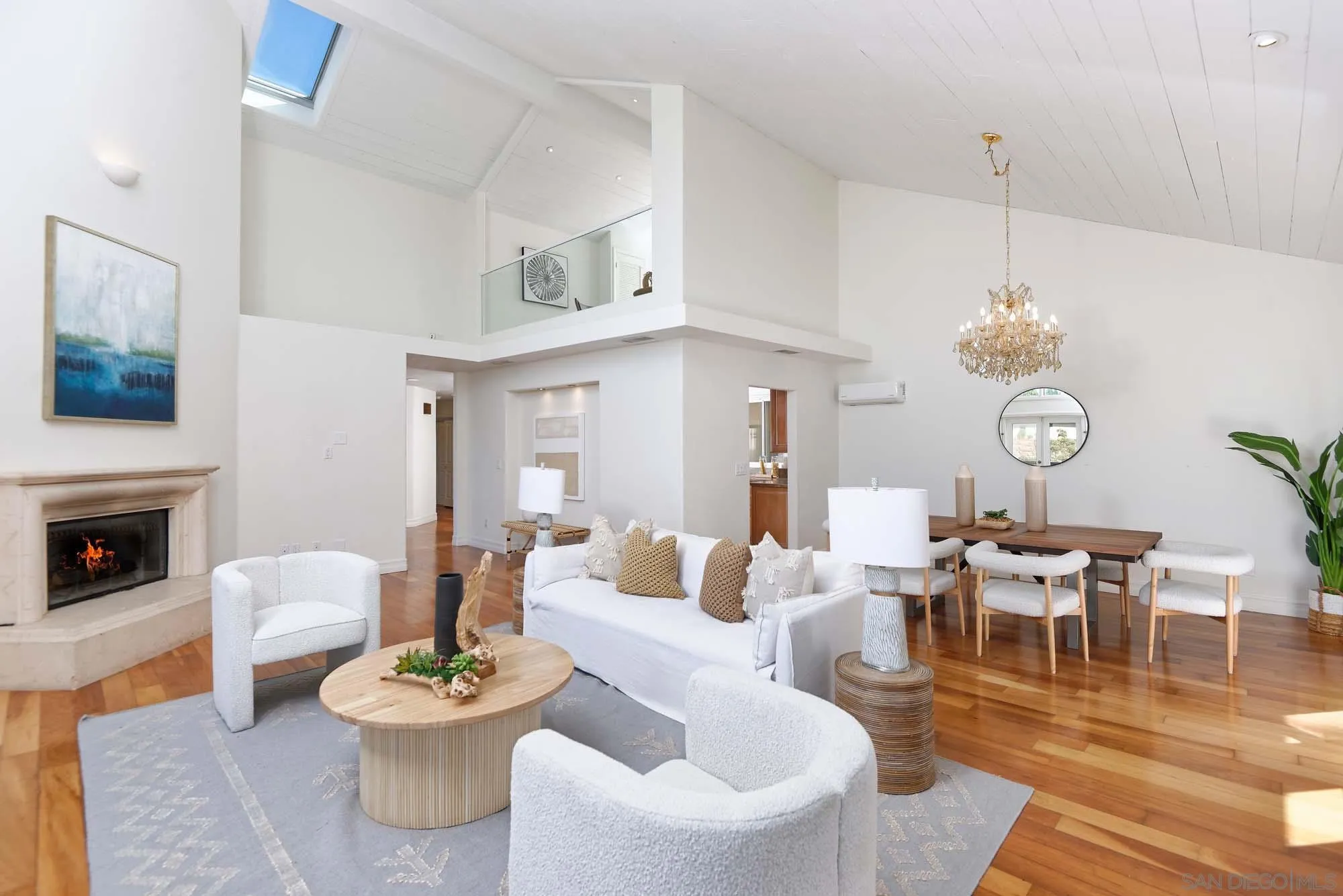 La Jolla, California 92037, United States, 4 Bedrooms Bedrooms, ,3 BathroomsBathrooms,Residential,Pending,2764