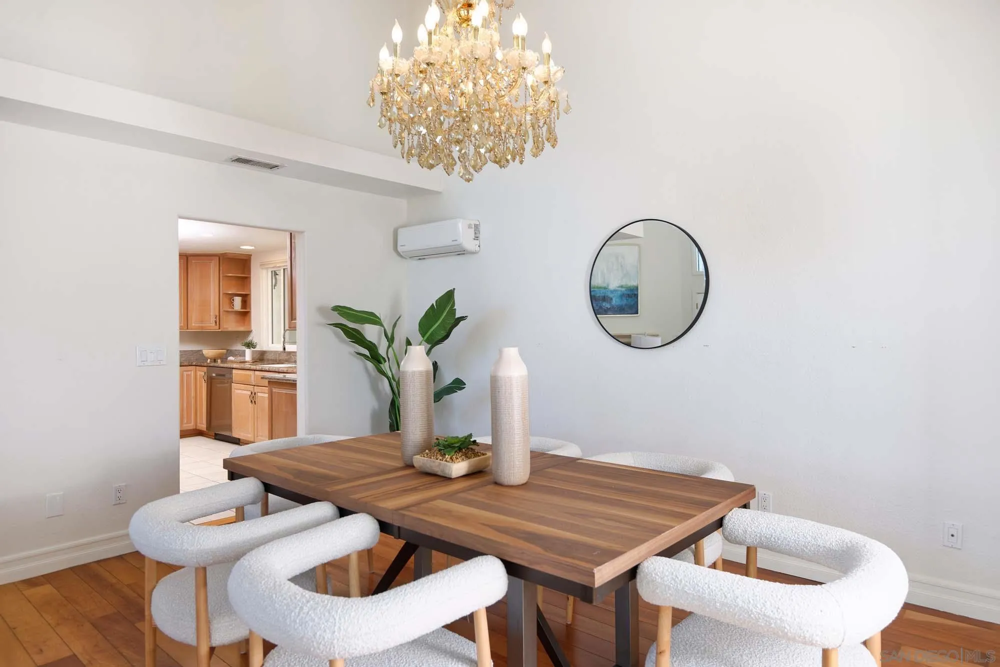 La Jolla, California 92037, United States, 4 Bedrooms Bedrooms, ,3 BathroomsBathrooms,Residential,Pending,2764