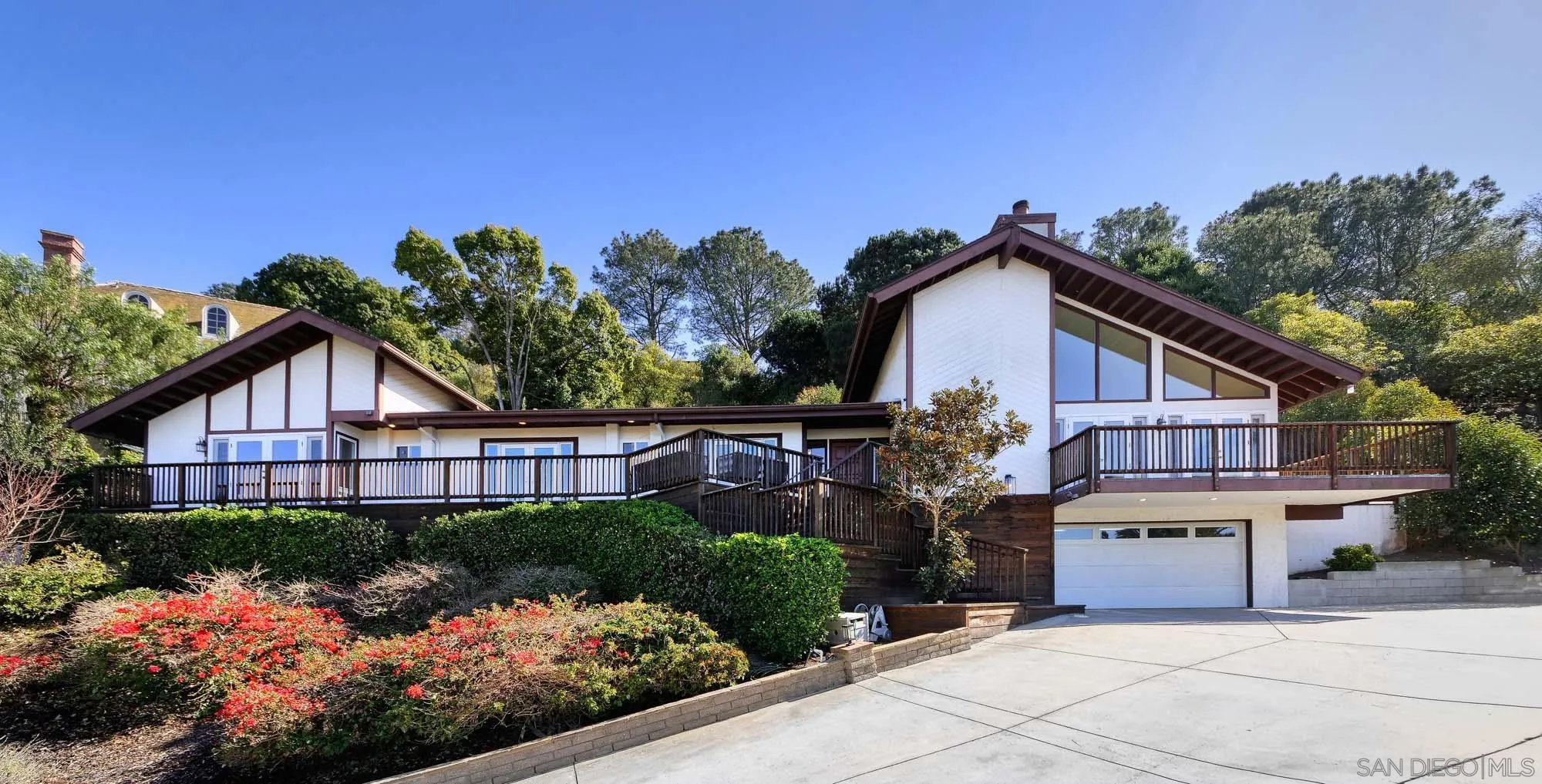 La Jolla, California 92037, United States, 4 Bedrooms Bedrooms, ,3 BathroomsBathrooms,Residential,Pending,2764