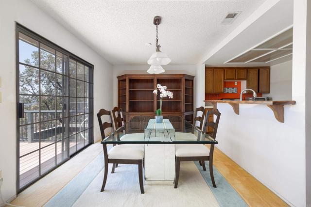 6933 Camino Degrazia