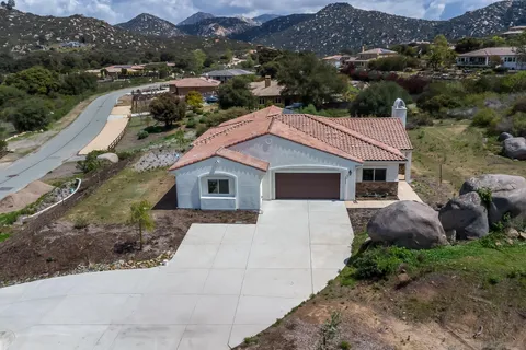MLS: 250023551