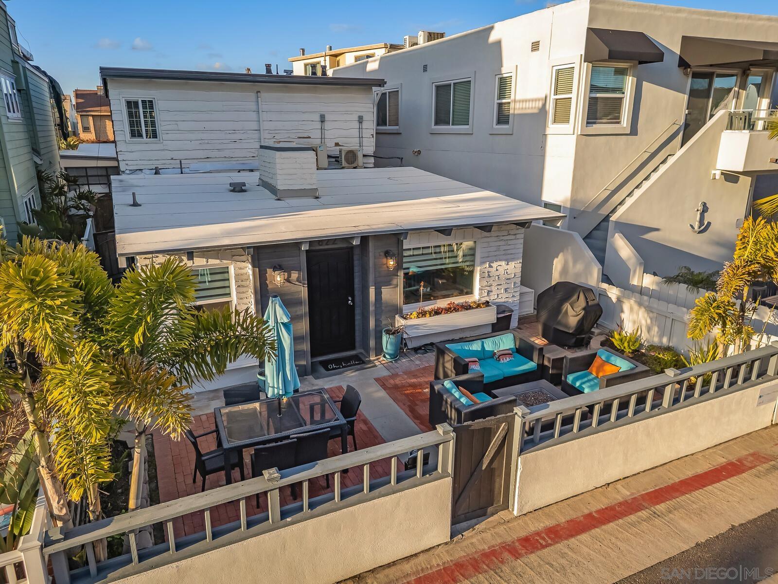 822 Capistrano Pl