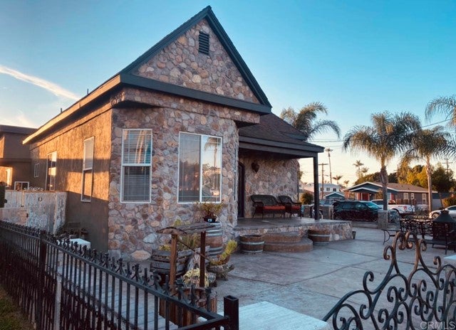 706 D Avenue
