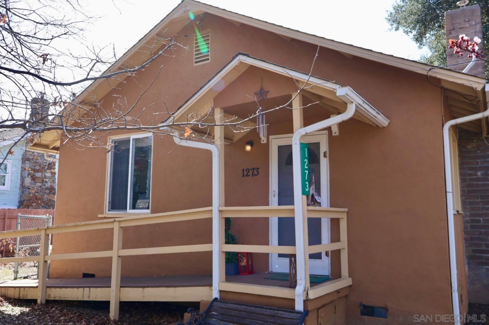 1273  Ridge Trl