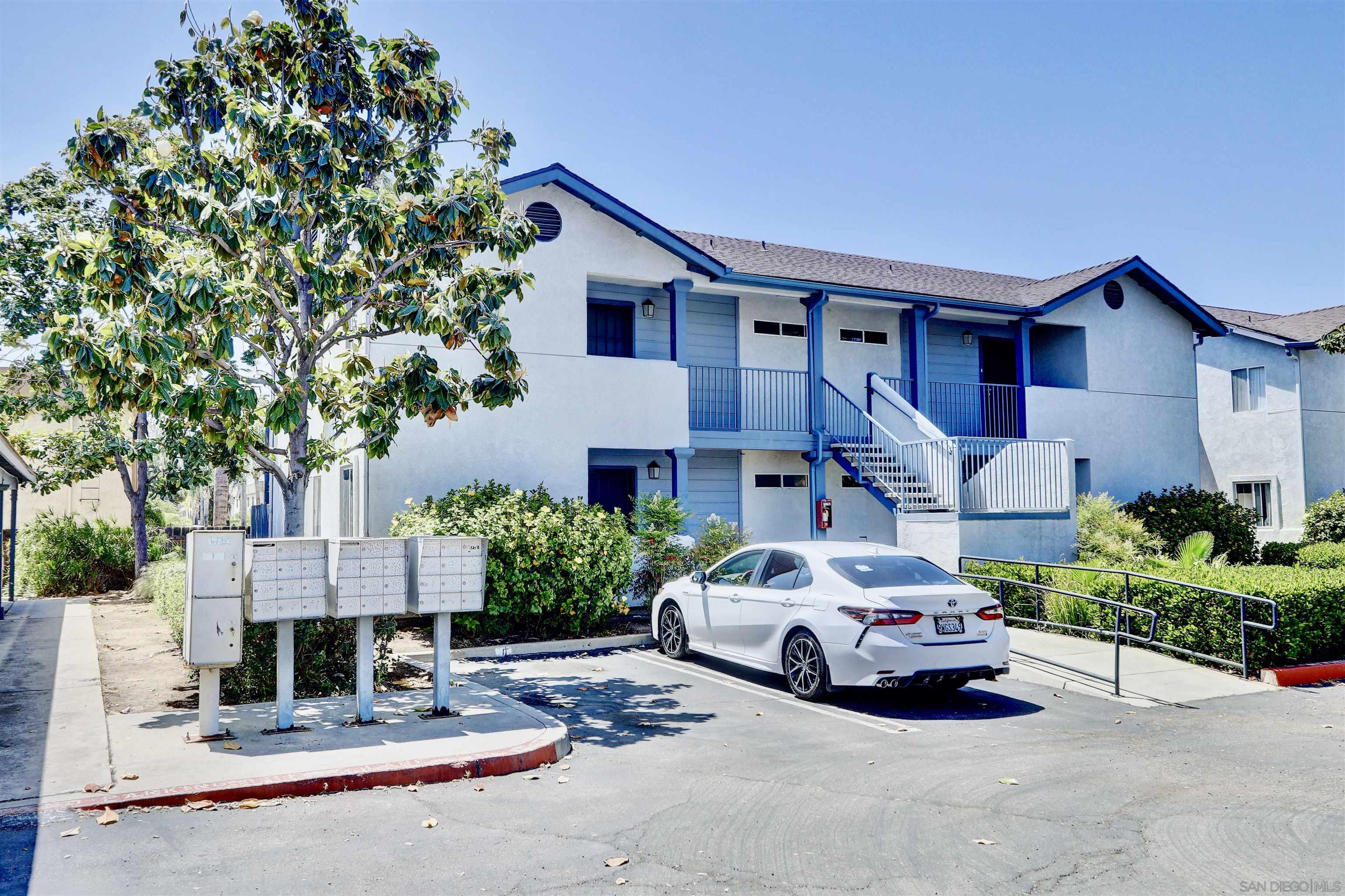 310 S Anza