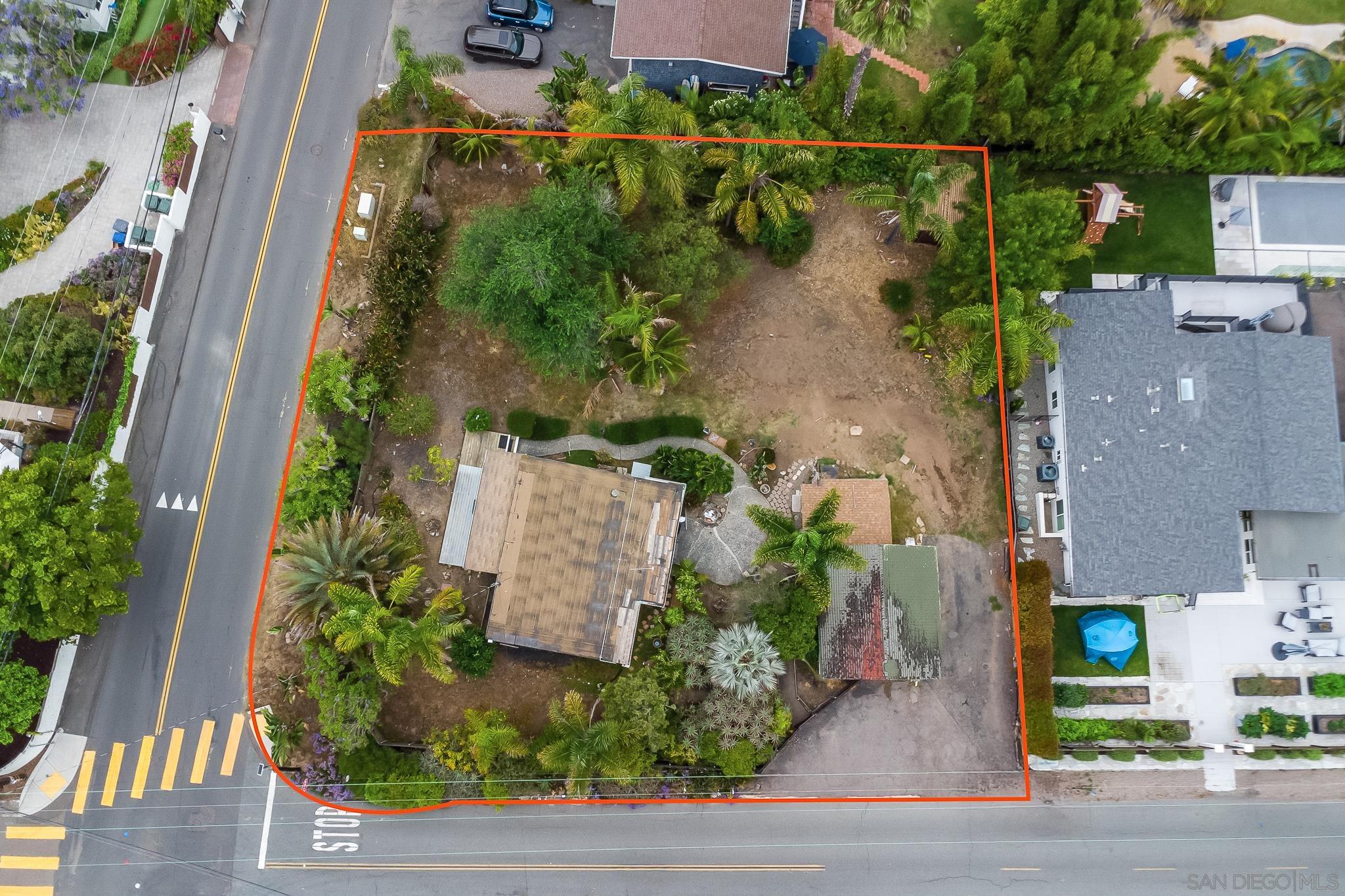 890 Capri Rd