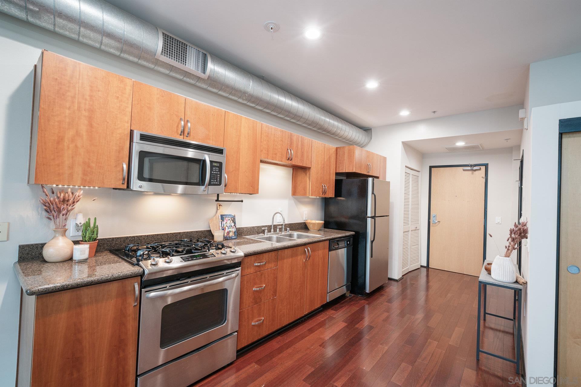 1551 4th Ave 508
