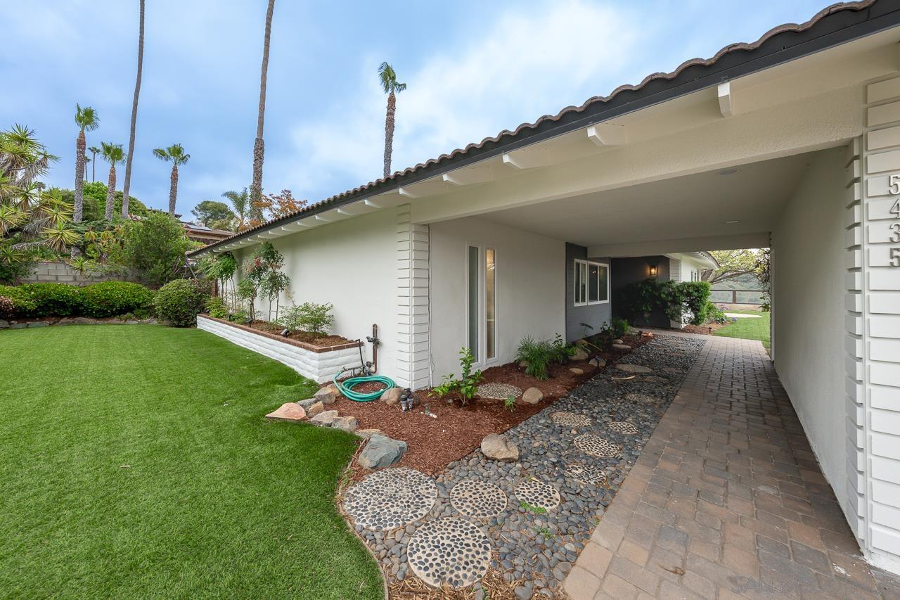 5435 Del Cerro Blvd