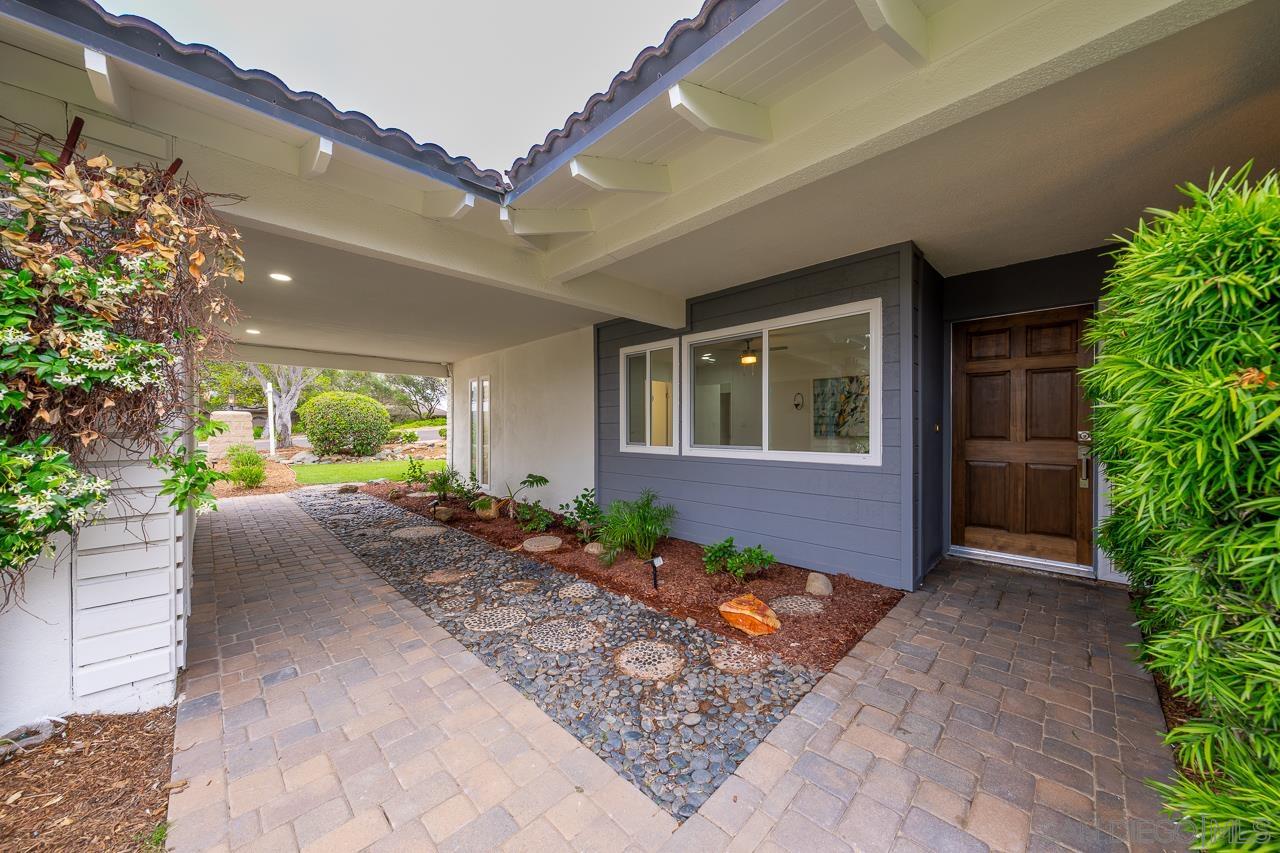 5435 Del Cerro Blvd