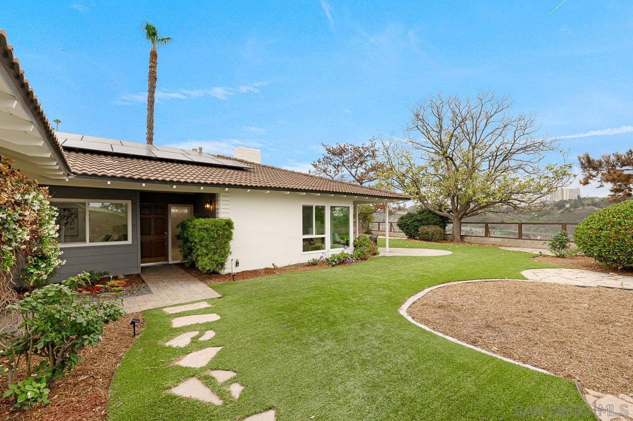 5435 Del Cerro Blvd