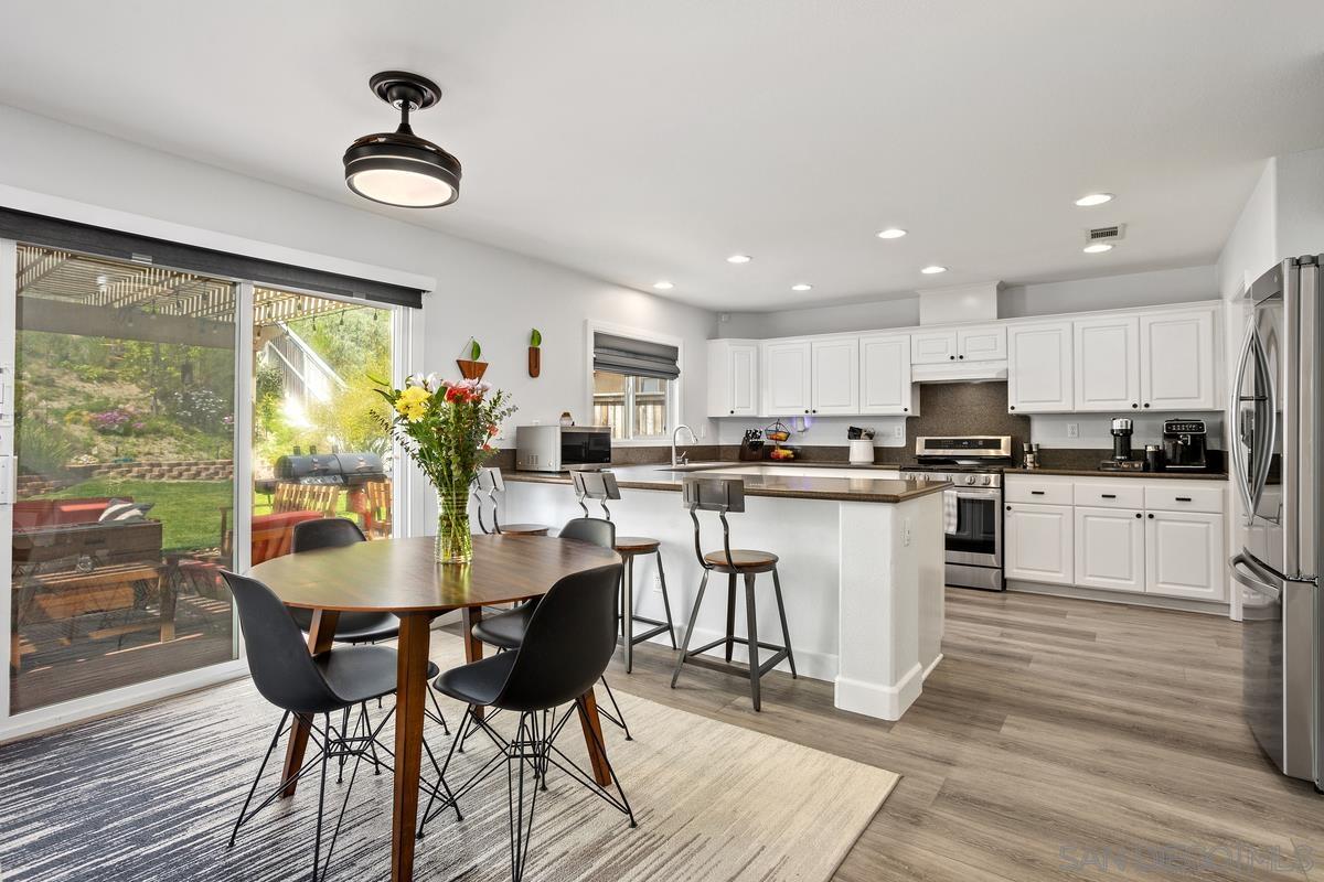 991 Manteca Dr