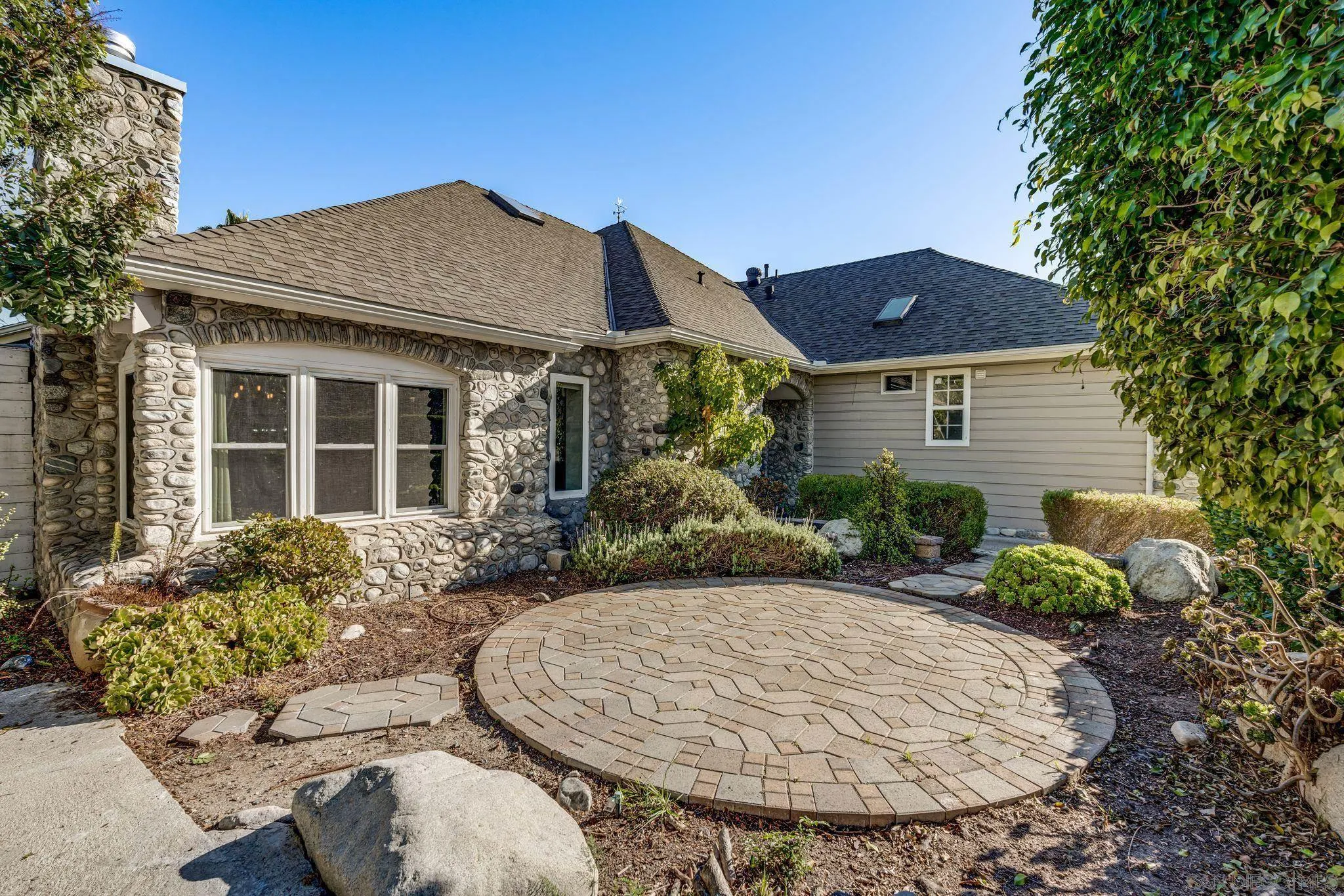 Carlsbad, California 92009, United States, 5 Bedrooms Bedrooms, ,5 BathroomsBathrooms,Residential,Active,140771