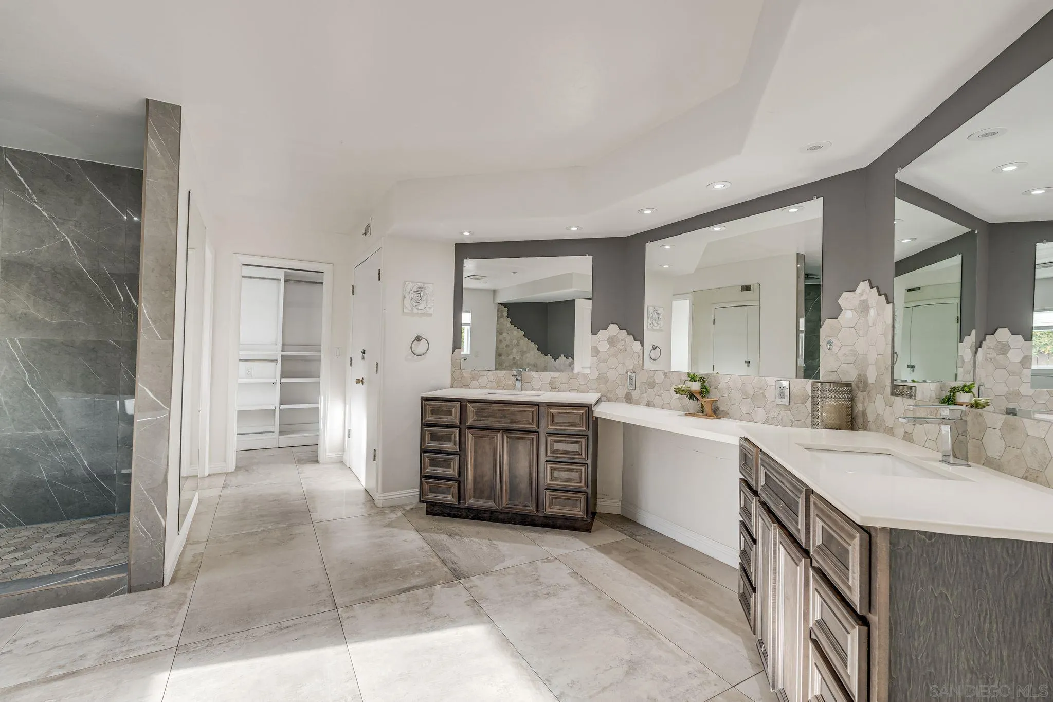 Carlsbad, California 92009, United States, 5 Bedrooms Bedrooms, ,5 BathroomsBathrooms,Residential,Active,140771