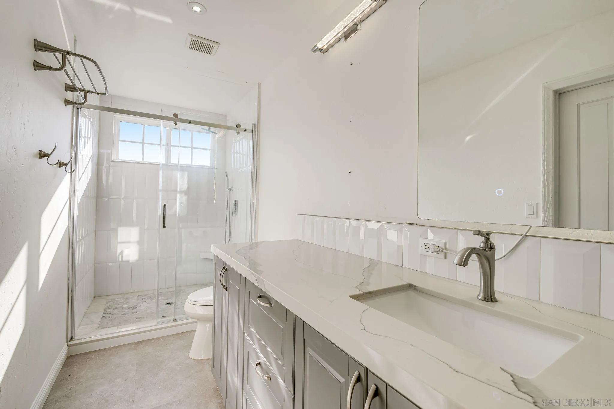 Carlsbad, California 92009, United States, 5 Bedrooms Bedrooms, ,5 BathroomsBathrooms,Residential,Active,140771