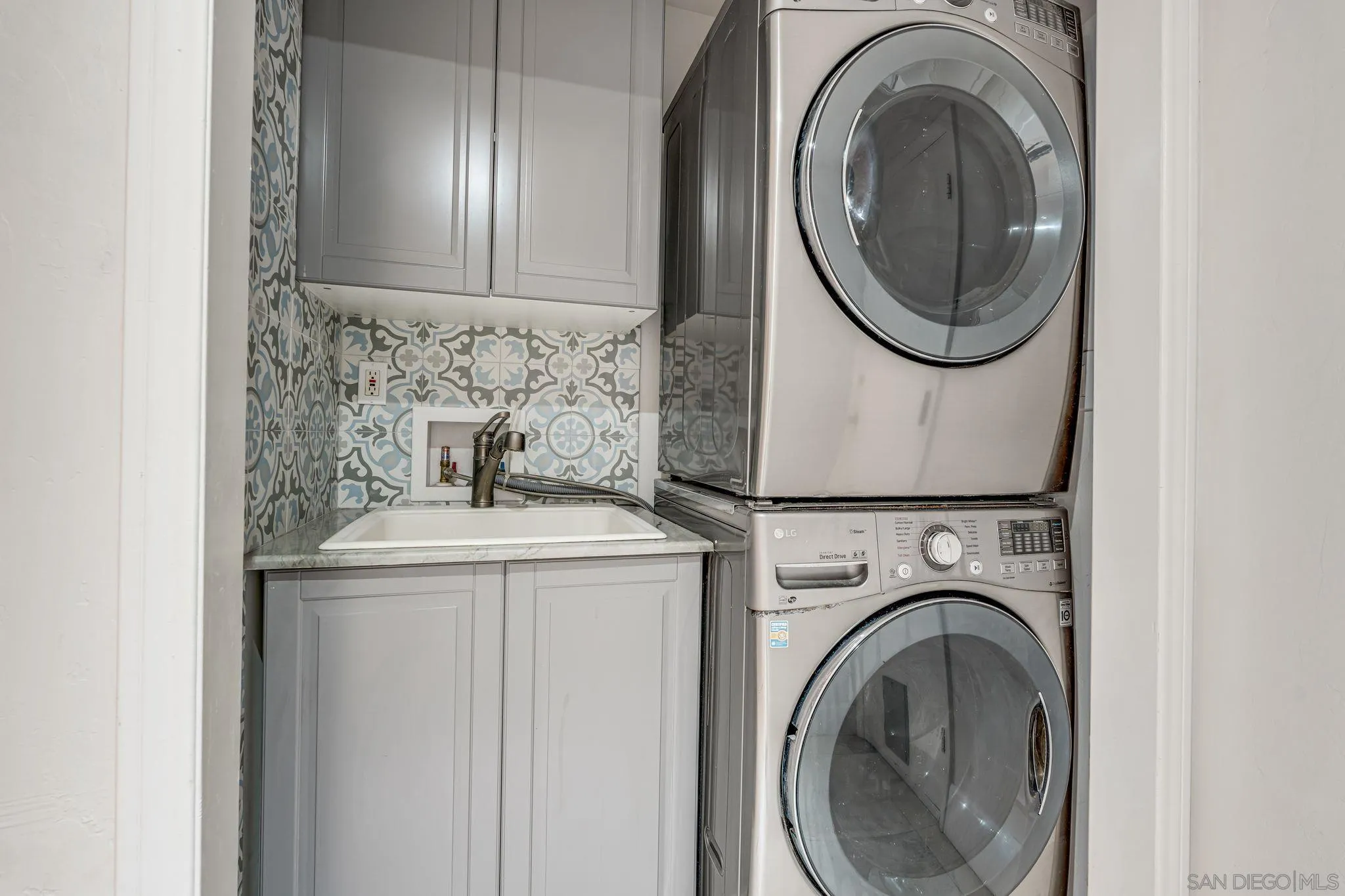 Carlsbad, California 92009, United States, 5 Bedrooms Bedrooms, ,5 BathroomsBathrooms,Residential,Active,140771