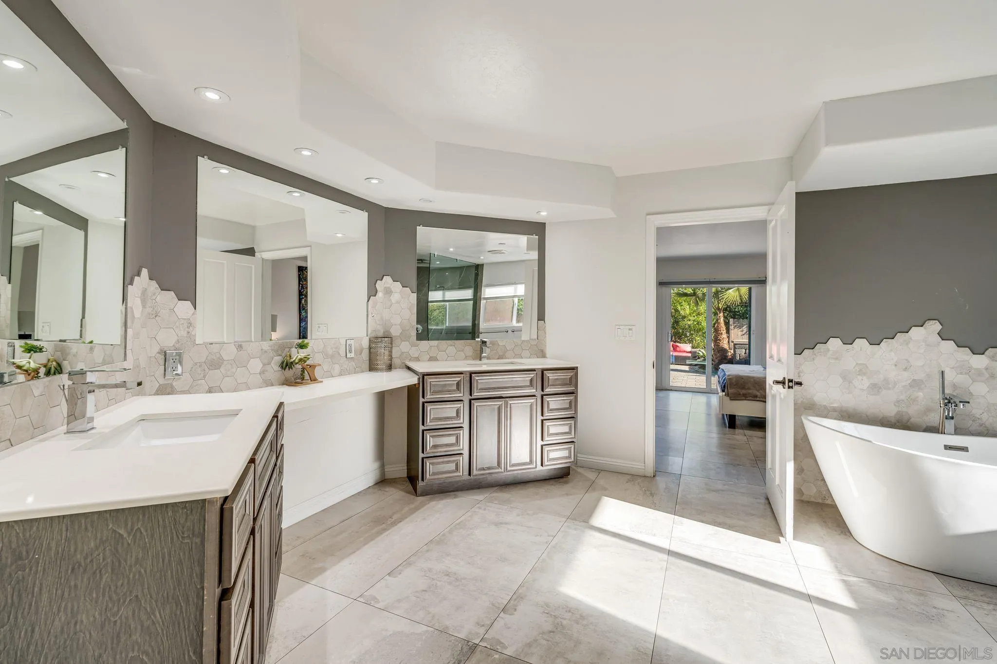 Carlsbad, California 92009, United States, 5 Bedrooms Bedrooms, ,5 BathroomsBathrooms,Residential,Active,140771