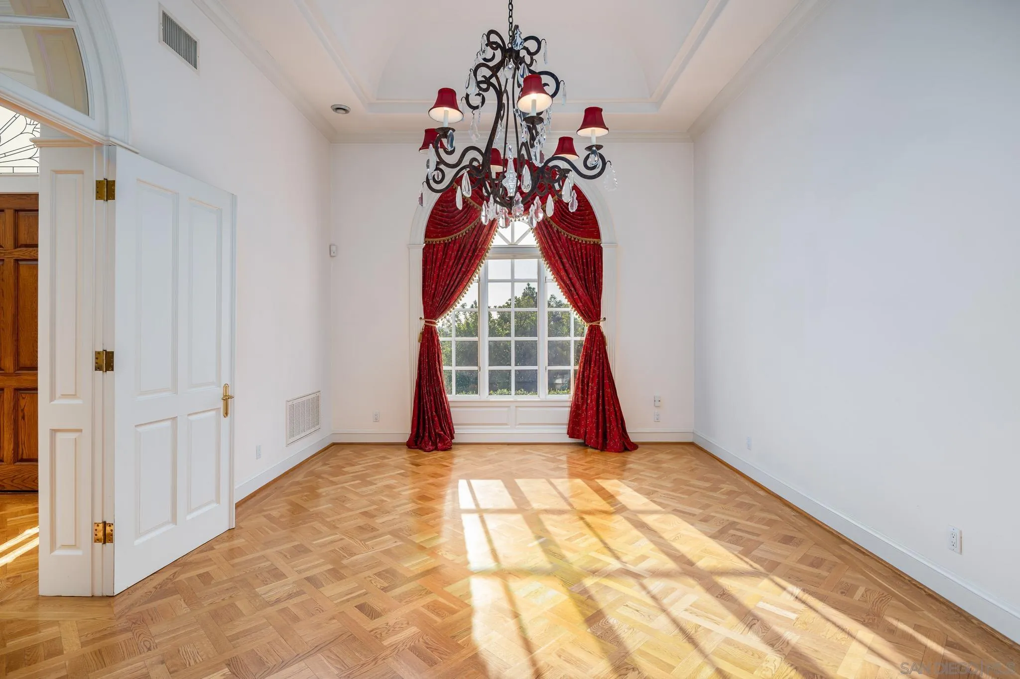 Rancho Santa Fe, California 92067, United States, 5 Bedrooms Bedrooms, ,8 BathroomsBathrooms,Residential,Active,93567