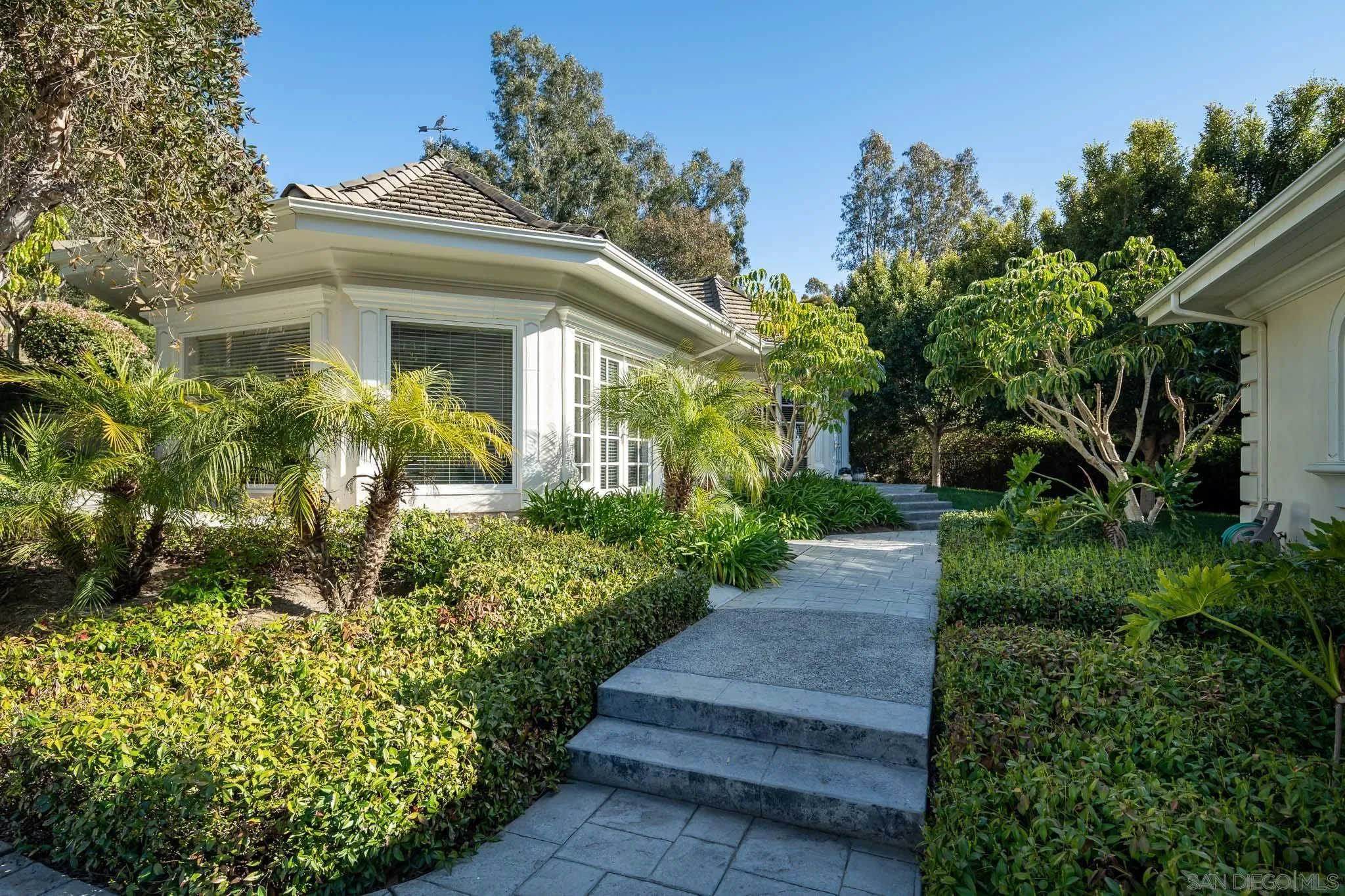 Rancho Santa Fe, California 92067, United States, 5 Bedrooms Bedrooms, ,8 BathroomsBathrooms,Residential,Active,93567