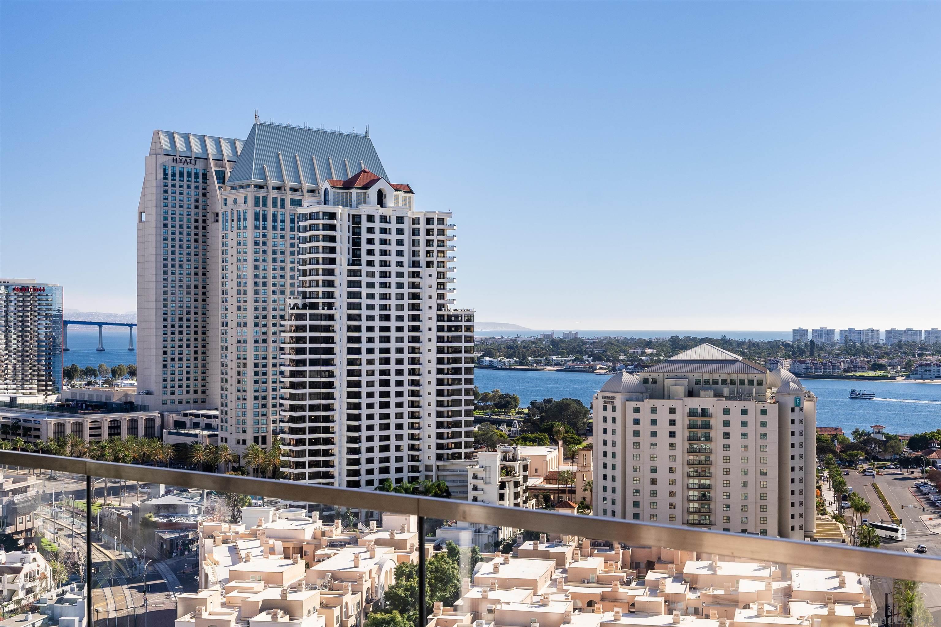 888 W E Street 2203